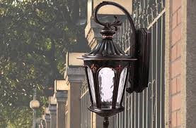 Lắp xung quanh các khu vực cổng Lắp xung quanh các khu vực cổng