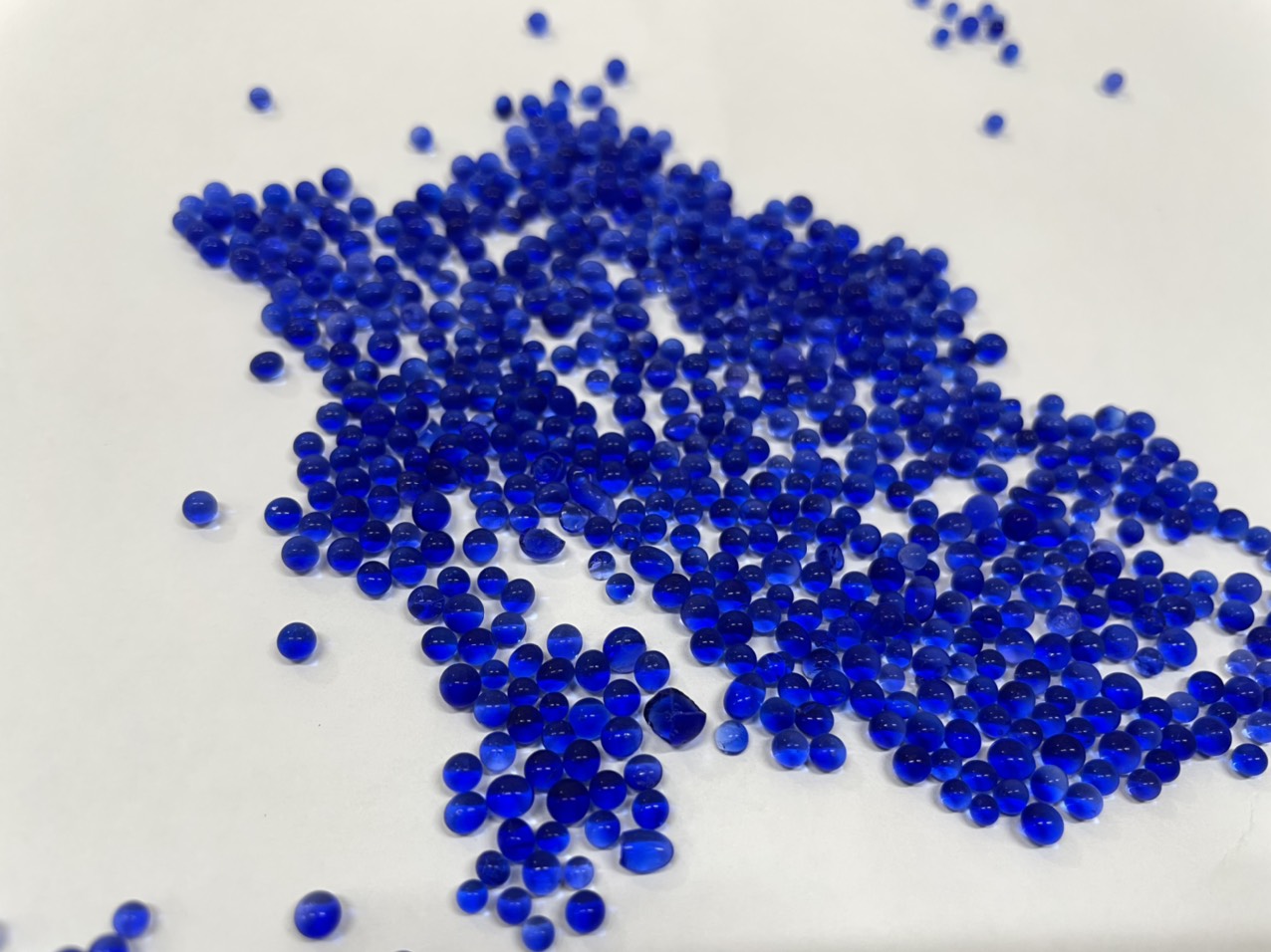 hat-hut-am-silicagel-xanh-la-gi hat-hut-am-silicagel-xanh-la-gi