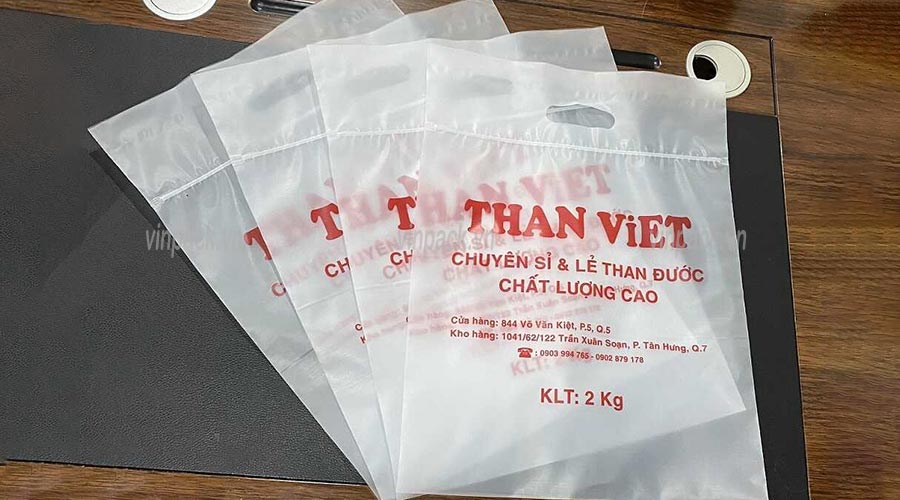 Kích thước túi zip có quai thường được sử dụng Túi zipper quai xách, tui zipper quai xach, túi zip có quai, tui zip co quai, túi zipper đục lỗ xoài, tui zipper duc lo xoai