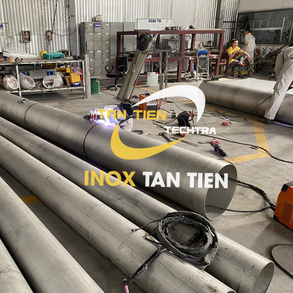 ong-inox-cong-nghiep-tron_1_ Gia công ống inox tại inox Tâm Tiến