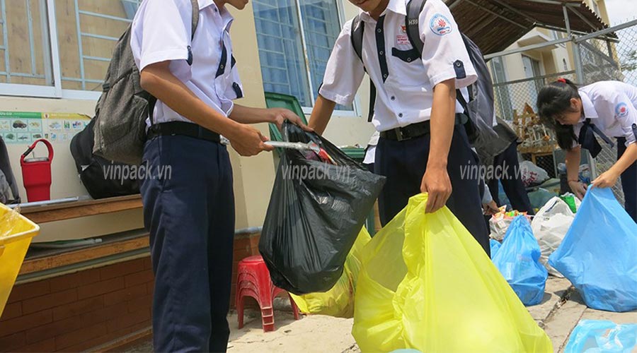 Túi đựng rác được sử dụng tại các khu vực trường học Túi đựng rác, túi rác, túi rác cuộn, bịch đựng rác, tui dung rac, tui rac, tui rac cuon, bich dung rac
