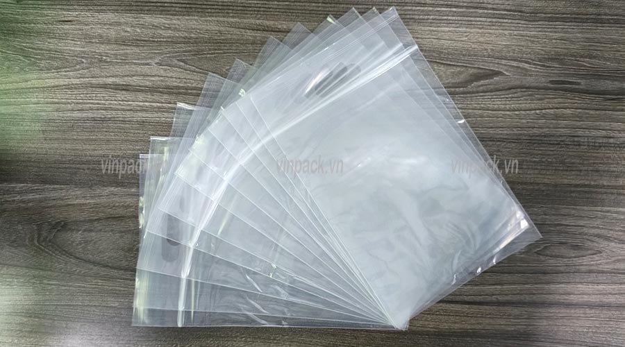 Túi zipper đục lỗ xoài làm từ chất liệu an toàn với môi trường Túi zipper quai xách, tui zipper quai xach, túi zip có quai, tui zip co quai, túi zipper đục lỗ xoài, tui zipper duc lo xoai